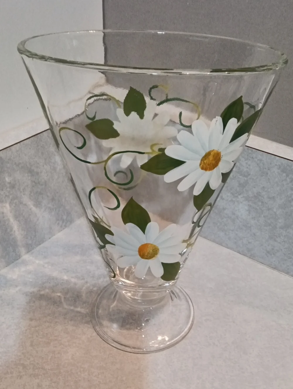 Hand-Painted Daisy Glass Pedestal Vase